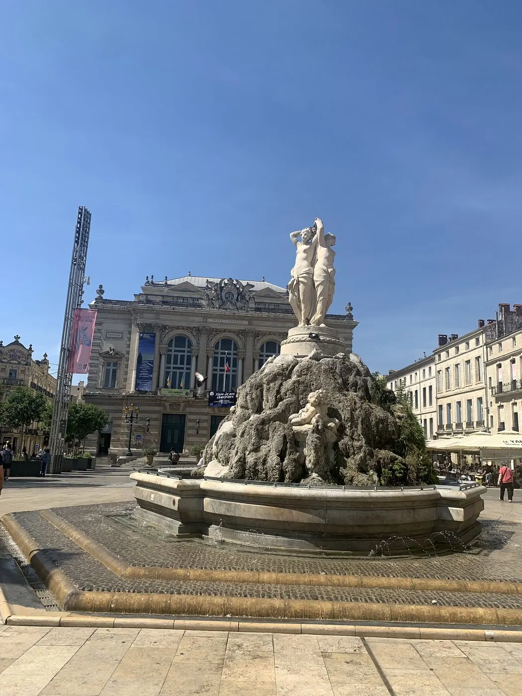 Fontaine des Trois Grâces auf der Place de la Comédie in Montpellier