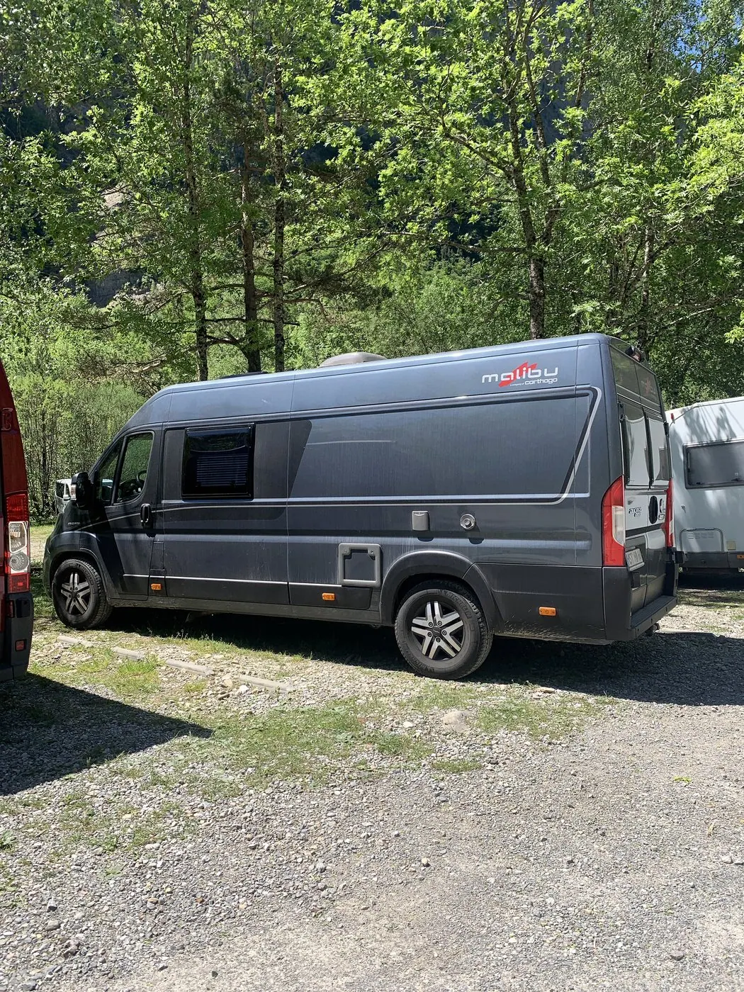 Wohnmobil auf dem Campingplatz bei Broto beziehungsweise Oto