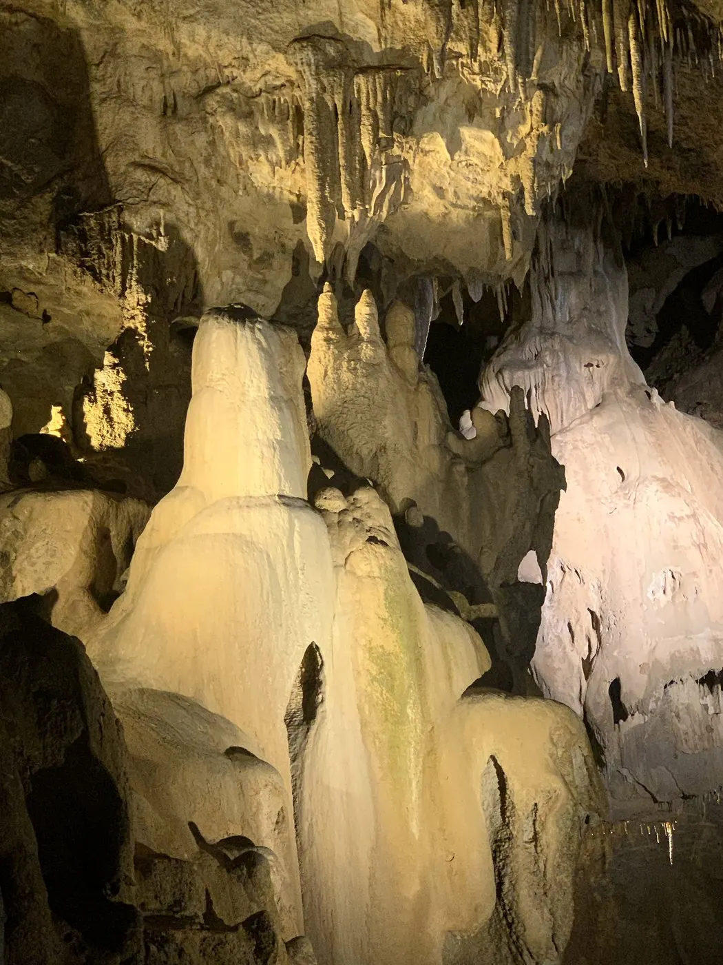 Tropfsteinformation in den Grottes de Bétharram