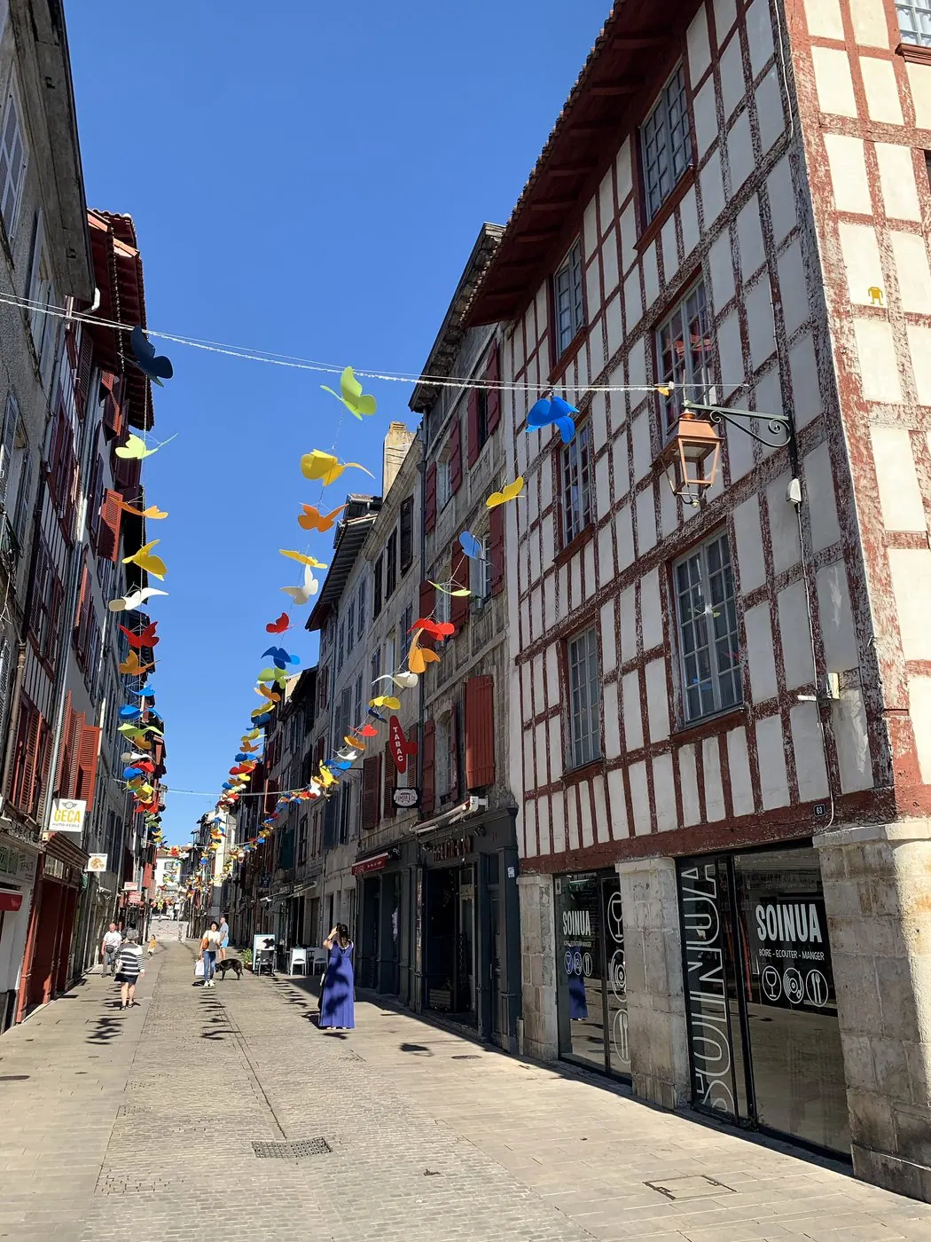 Fachwerkhäuser in der Altstadt von Bayonne