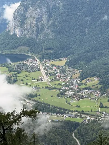 Blick über den Hallstätter See