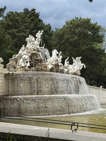 Neptunbrunnen, Schloss Schönbrunn