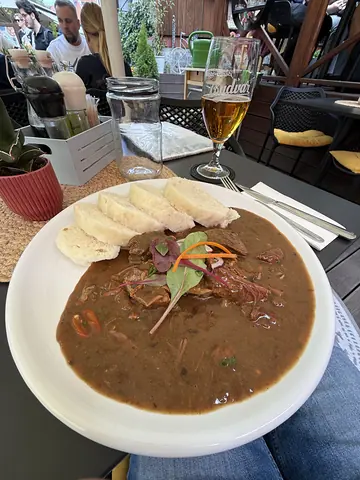 Böhmischer Gulasch mit Knödl